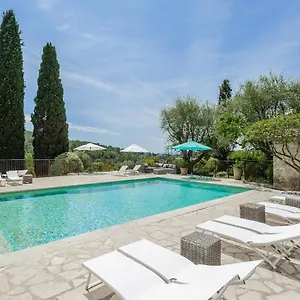 https://le-manoir-de-letang.fr-provencehotel.com